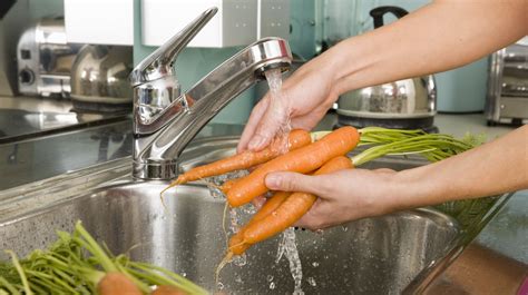 The Baking Soda Hack For The Cleanest Fruits And Vegetables In The Kitchen