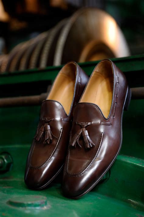 Men's Brown Leather Tassel Loafer These classic brown loafers are superbly manufactured for ...