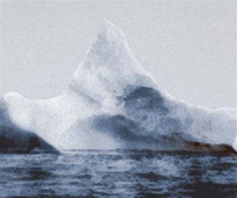 The iceberg that sunk the Titanic, 1912 - Rare Historical Photos