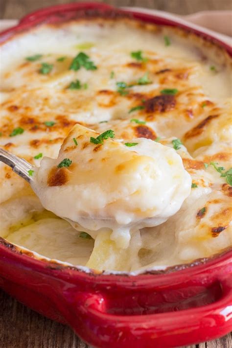 The Best Creamy Simple Scalloped Potatoes Recipe - An Italian in my Kitchen