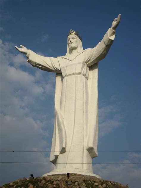 Christ the king statue – Artofit