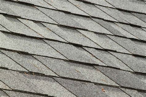 Choosing The Right Roof Shingles Color (With Pictures)