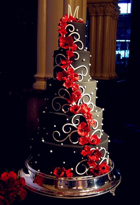 Red Wedding Theme: Red, Black and White Wedding Cakes for Red Theme Wedding