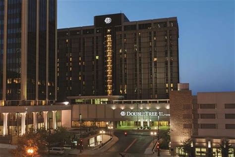 DoubleTree by Hilton Hotel Omaha Downtown - Omaha, NE - Wedding Venue