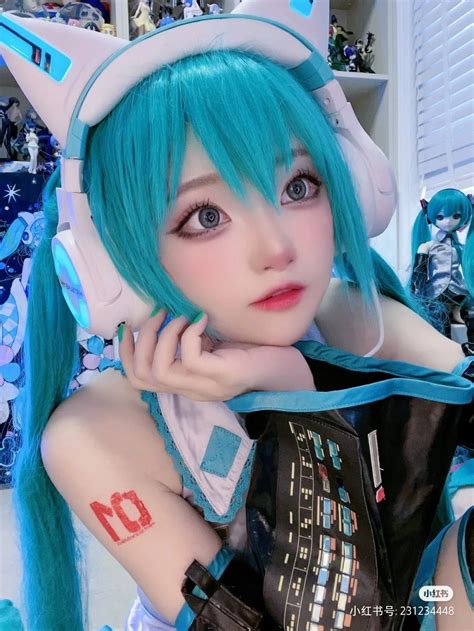 Pin by mimi xiong on Hatsune miku | Miku cosplay, Hatsune miku outfits, Miku hatsune cosplay