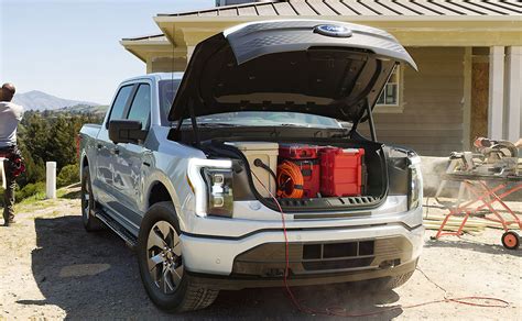 Ford F-150 Lightning EV to get up to 320 miles of range, EPA estimates | Automotive News