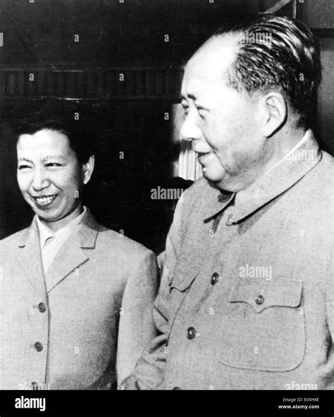 Mao Zedong with wife Jiang Qing Stock Photo: 69426294 - Alamy