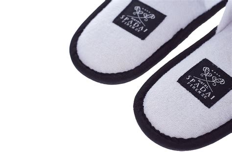 wholesale hotel slippers manufacturer