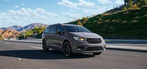 2024 Chrysler Pacifica Colors and Trim Options | Classic Chrysler Dodge Jeep RAM