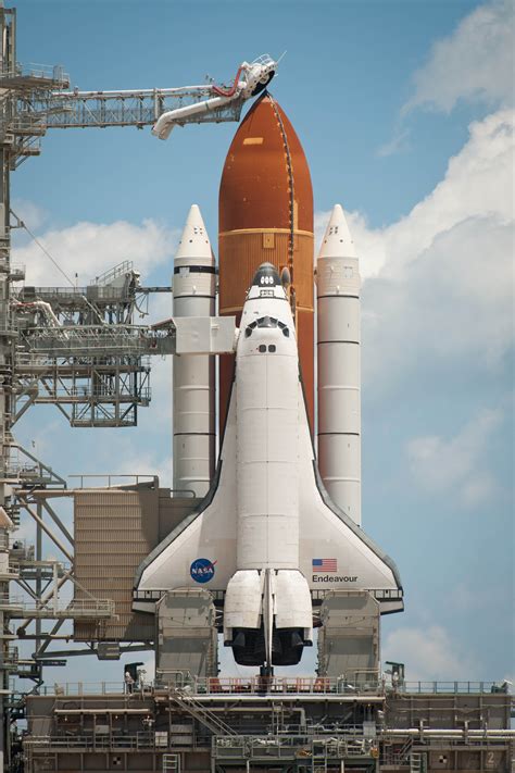 Navigating LA with 65,000 Pounds of NASA Space Shuttle History - Teachable Moments | NASA/JPL Edu