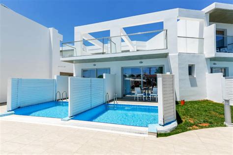 170 Best Hotels with Private Pools in Greece | Updated 2021!