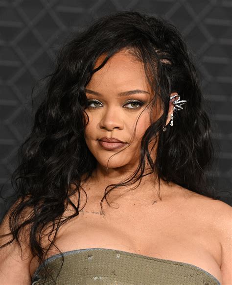 Rihanna’s Beauty Looks Over the Years [PHOTOS]