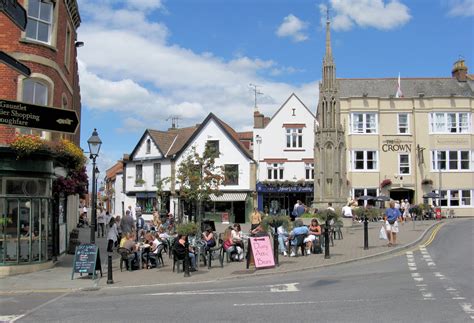 File:Glastonbury town centre arp.jpg - Wikimedia Commons