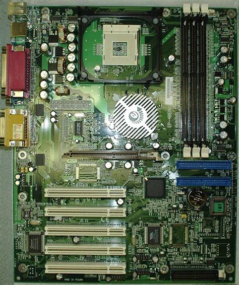 Techware Labs - Reviews - EPoX 4BEAV Intel 845D Motherboard with Bluetooth