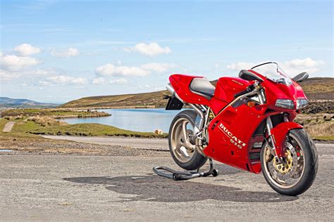 World's greatest bikes: #1 Ducati 916