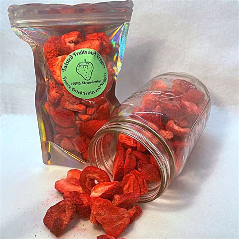 Freeze Dried Strawberries - Twisted Fruits & Veggies