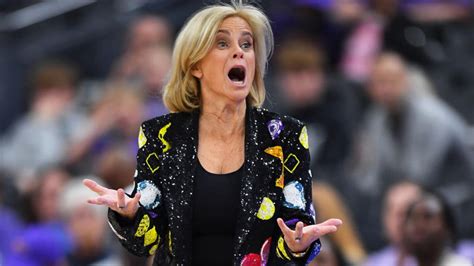 WATCH: LSU coach Kim Mulkey ejected after heated exchange with official