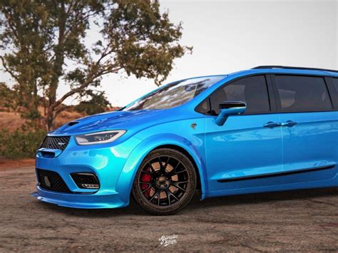 Chrysler Pacifica SRT Hellcat Could Be 'The Mother of Minivans'