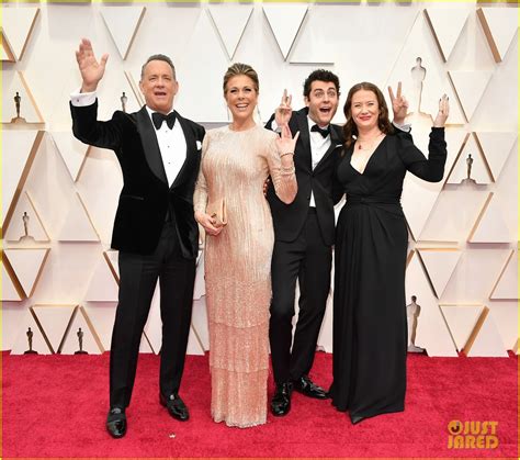 Tom Hanks & Rita Wilson's Kids Throw Up Peace Signs on Oscars 2020 Red Carpet: Photo 4433902 ...