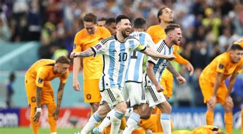 2560x1700 Lionel Messi Celebration FIFA World Cup 2022 Chromebook Pixel Wallpaper, HD Sports 4K ...