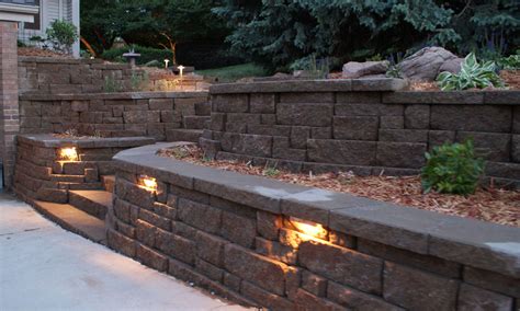 10 Steps For Choosing Retaining wall lights - Warisan Lighting