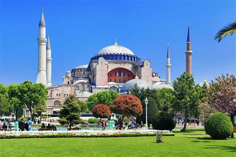 Hagia Sophia in Istanbul - Visit a World-Famous Mosque - Go Guides