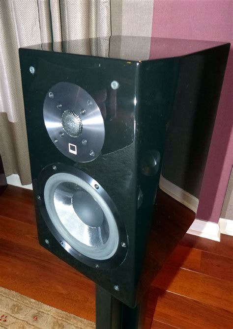 SVS Ultra Bookshelf Speakers Review | Audioholics