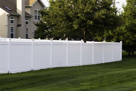 Vinyl Fence Installation | Signature Privacy Walls Florida