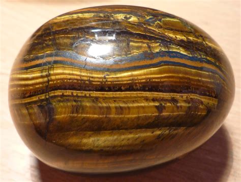 حجر عين النمر وفوائده-Tiger Eye stone and its benefits