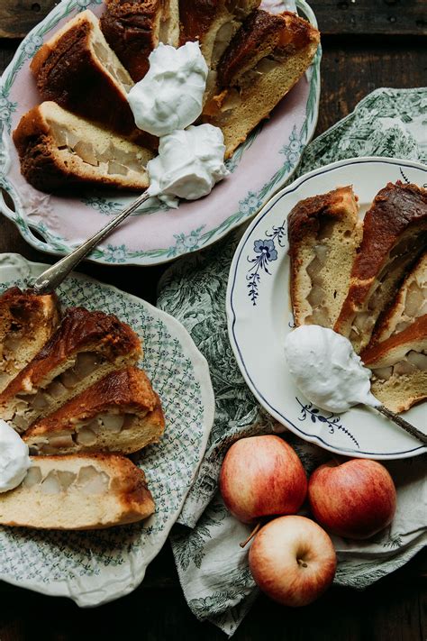 apple custard cake