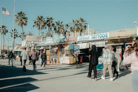 Venice Beach Boardwalk: 4 of the Best Attractions - ConnollyCove