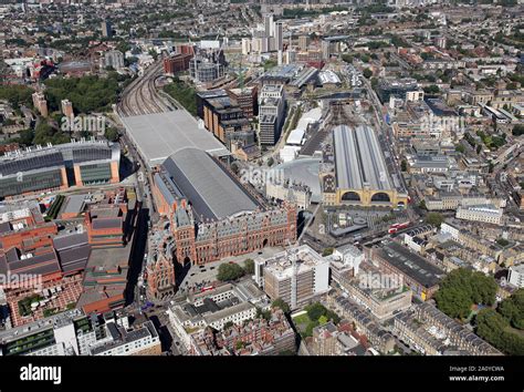 Kings cross st pancras stations in north london hi-res stock photography and images - Alamy