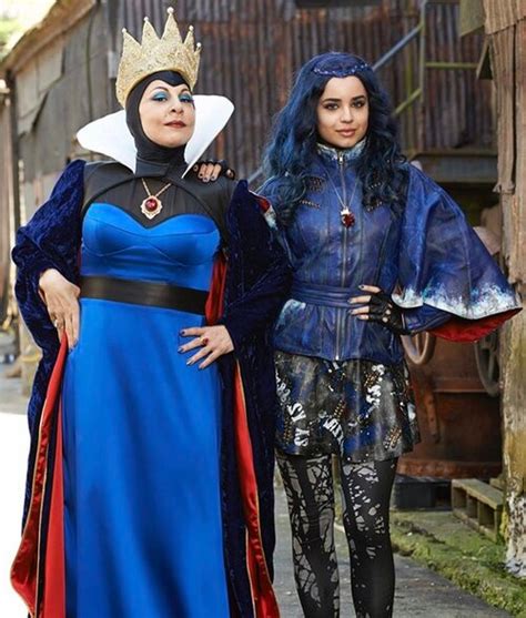 The classic disney influences in the costumes of descendants – Artofit