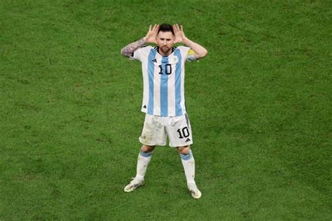 Messi explains controversial World Cup celebration | Kickoff