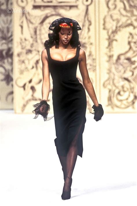 Naomi Campbell | 90s runway fashion, Fashion, Fashion models