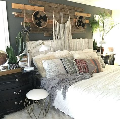 20 Gorgeous Boho Bedroom Decorating Ideas