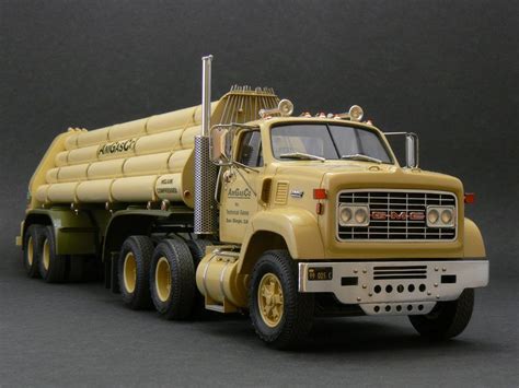 GMC 9500 1970 1/25 Scale Model | Maquette camion, Gros camions, Modèle réduit