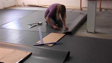 Roll Out Garage Flooring – Flooring Tips