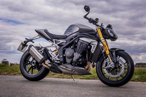 TRIUMPH SPEED TRIPLE 1200 RS (2021 - on) Review | MCN