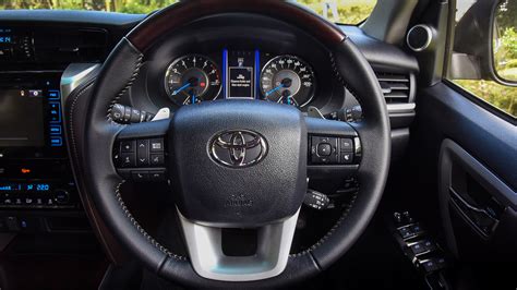 Toyota Fortuner 2016 4X4 MT Diesel Interior Car Photos - Overdrive