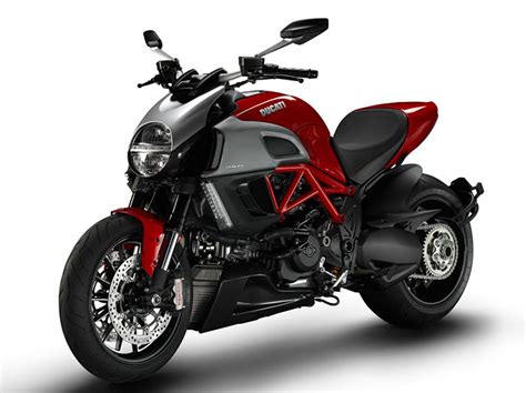 2013 DUCATI DIAVEL CARBON - Image #9