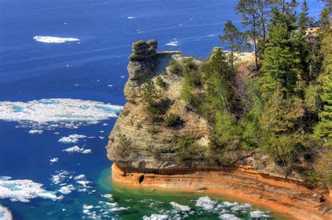 Pictured Rocks National Lakeshore - Lake Superior Circle Tour