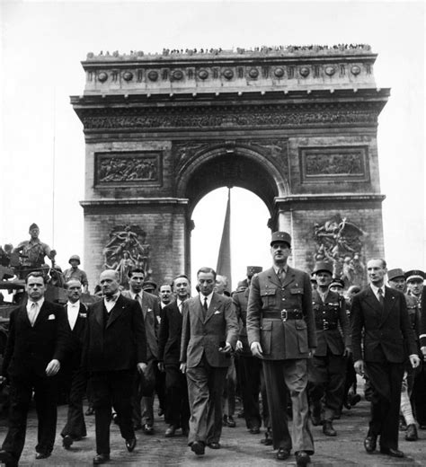 Liberation of Paris 1944 Poster Print by Science Source (18 x 24) - Walmart.com - Walmart.com