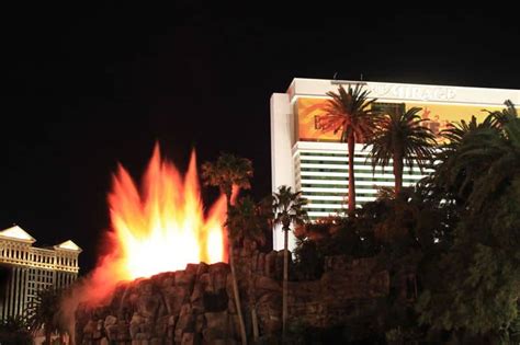 Mirage Volcano: Times, Schedule & Best Viewing Spots (May 2020)