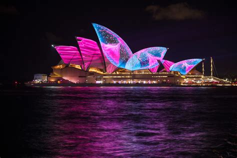 Gallery of The Sydney Opera House Comes to Life (Literally) With Vivid Sydney Light Show - 16 ...