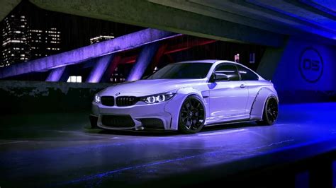 BMW M4 Neon Lights Live Wallpaper - MoeWalls