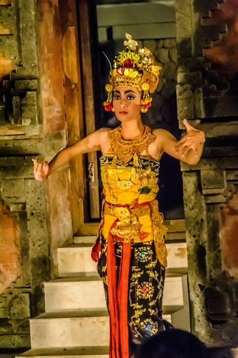 Traditional Balinese Dance in Traditional Costumes Editorial Photography - Image of performing ...