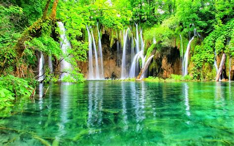 5-five-5: Plitvice Lakes National Park (Croatia).