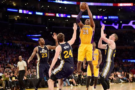 Kobe Bryant Ends Career With Exclamation Point, Scoring 60 Points - The New York Times