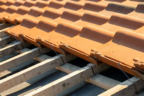 Why Clay Roof Tiles Last Long And Are Ideal For Home Construction In India? | Go Smart Bricks